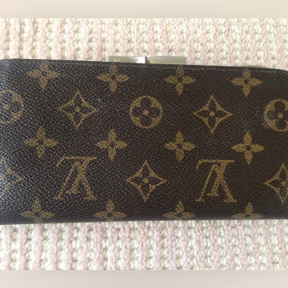 Authentic Louis Vuitton Monogram Wallet - Picture 2 of 10
